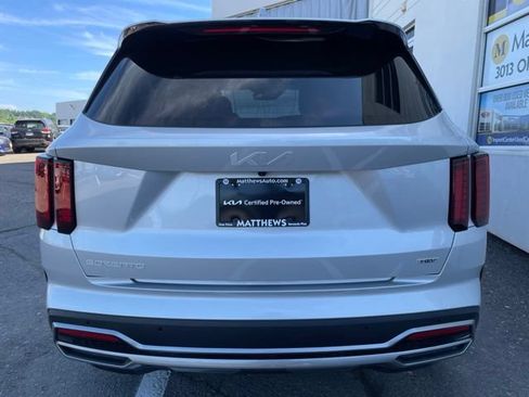 Used 2023 Kia Sorento EX AWD/4WD image 4
