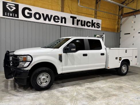 Used 2020 Ford F250 XL w/ Power Equipment Group image 4