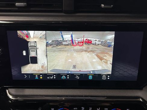 Used 2023 GMC Sierra 1500 AT4 w/ Technology Package image 17