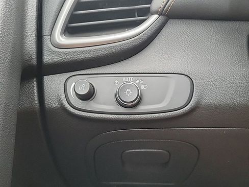 Used 2021 Chevrolet Trax LS image 27