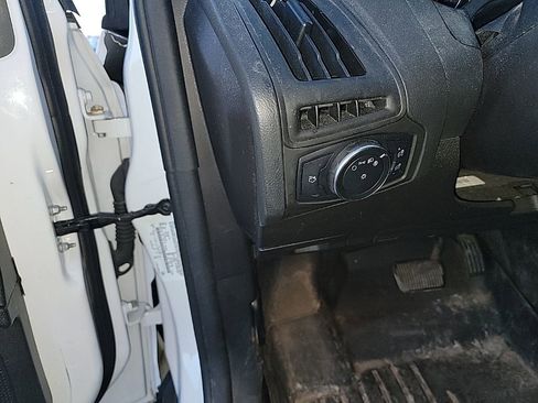 Used 2017 Ford Focus SE image 28