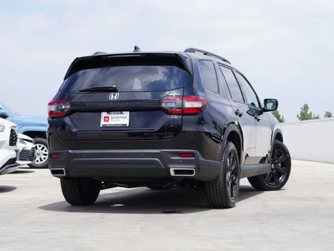 Used 2025 Honda Pilot Black Edition image 6
