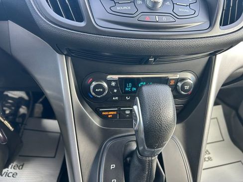Used 2016 Ford Escape SE w/ Equipment Group 201A AWD/4WD image 17