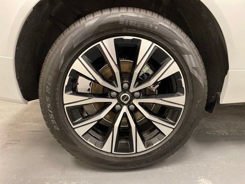 Used 2025 Volvo XC60 B5 Core AWD/4WD image 27