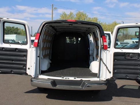 Used 2023 GMC Savana 2500 w/ Driver Convenience Package RWD image 25