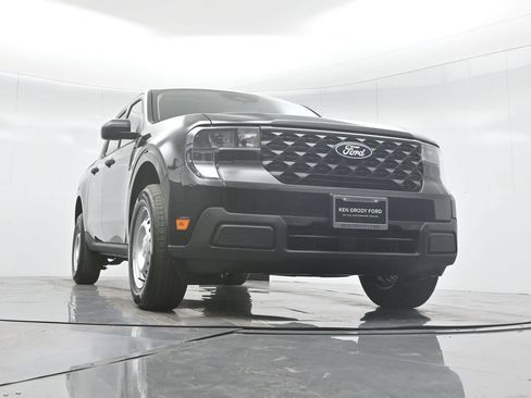Used 2025 Ford Maverick XL FWD image 44