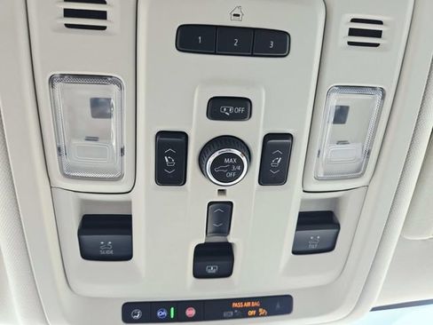 Used 2024 GMC Yukon XL Denali w/ Advanced Technology Package AWD/4WD image 34