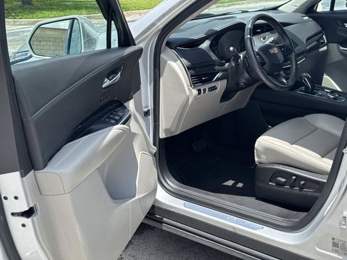Used 2019 Cadillac XT4 Premium Luxury w/ Technology Package FWD image 13