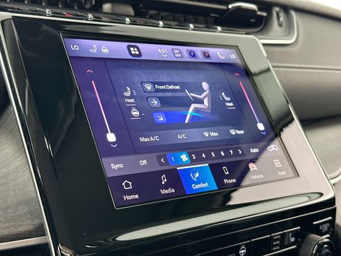 Used 2022 Jeep Grand Cherokee Limited image 15