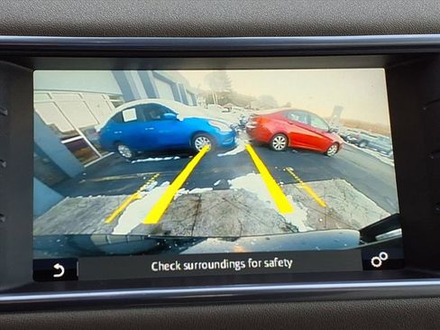 Used 2017 Land Rover Range Rover Evoque SE image 19