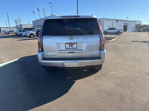 Used 2019 Cadillac Escalade 4WD image 10