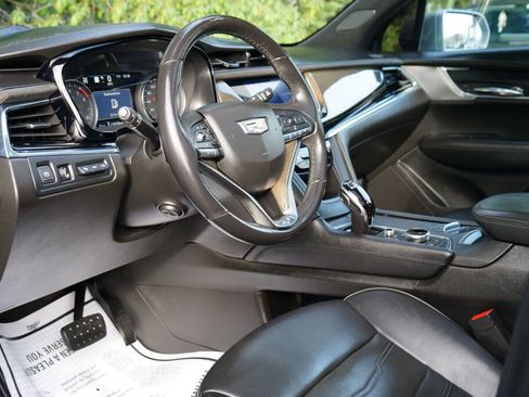 Used 2020 Cadillac XT6 Premium Luxury w/ Platinum Package image 12