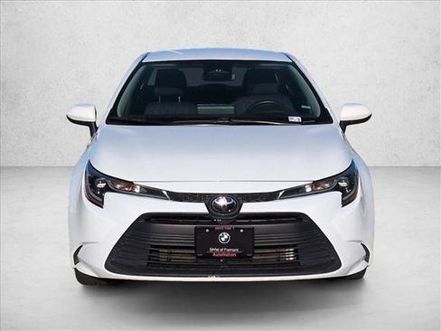 Used 2023 Toyota Corolla LE image 2