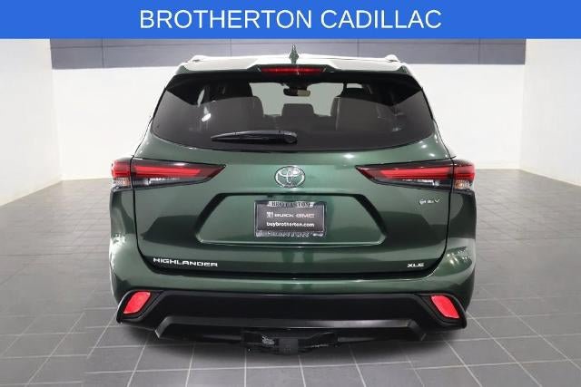 Used 2025 Toyota Highlander XLE AWD/4WD image 4