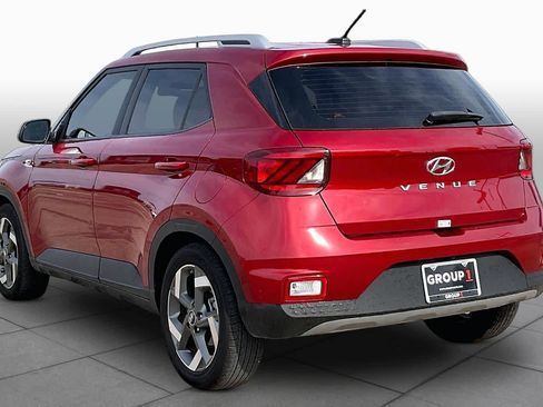 Used 2025 Hyundai Venue SEL FWD image 11