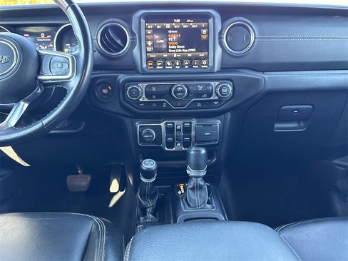 Used 2022 Jeep Wrangler Unlimited Sahara image 10