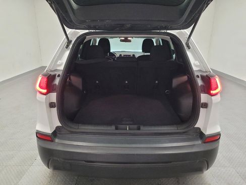 Used 2019 Jeep Cherokee Latitude w/ Popular Appearance Group AWD/4WD image 29