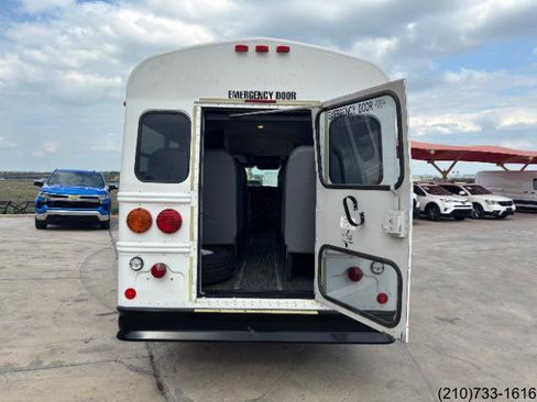 Used 2007 Chevrolet Express 3500 w/ School Bus Package image 20