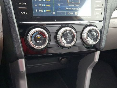 Used 2017 Subaru Forester 2.5i Premium w/ All-Weather Package image 18