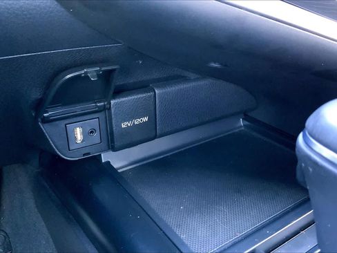Used 2019 Toyota Camry SE FWD image 34
