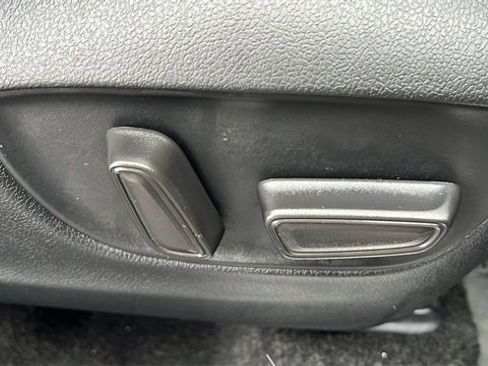 Certified 2025 Toyota Highlander Limited image 37