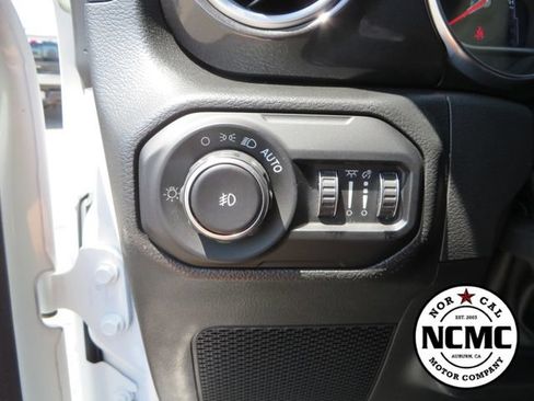 Used 2022 Jeep Wrangler Unlimited Rubicon w/ Xtreme Recon 35" Tire Package AWD/4WD image 40