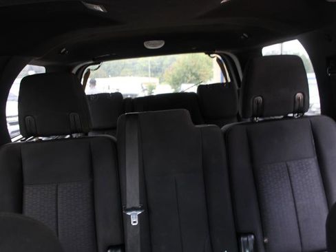 Used 2016 Ford Expedition XLT image 14