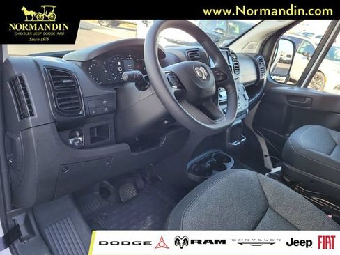 Used 2025 RAM ProMaster 2500 w/ U-Haul Equipment Group FWD image 6