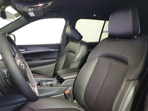 New 2025 Jeep Grand Cherokee Limited image 12