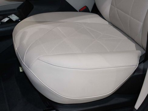 Certified 2023 BMW iX xDrive50 w/ Premium Package image 12