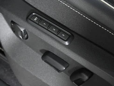 Used 2024 Volkswagen Atlas Cross Sport SEL Premium R-Line AWD/4WD image 23