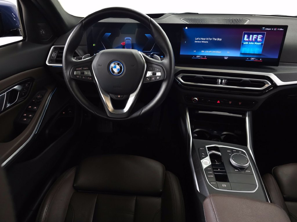 Used 2023 BMW 330e xDrive w/ Premium Package AWD/4WD image 17