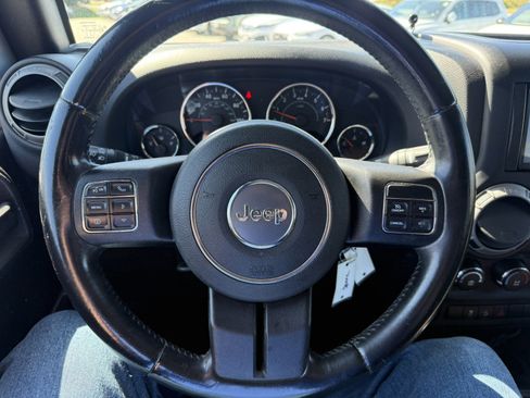 Used 2015 Jeep Wrangler Unlimited Sport image 13