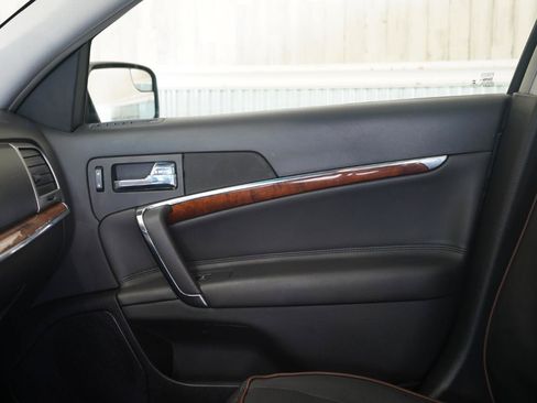 Used 2012 Lincoln MKZ FWD image 29