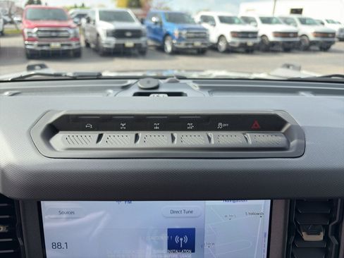 New 2026 Ford Bronco Badlands w/ Sasquatch Package AWD/4WD image 13
