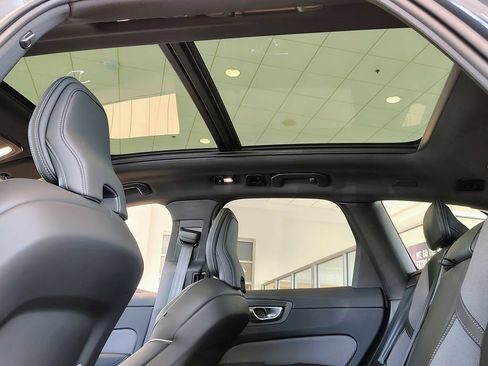 New 2026 Volvo XC60 T8 Ultra w/ Climate Package AWD/4WD image 16