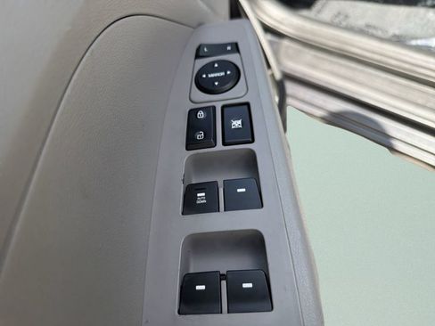 Used 2020 Hyundai Elantra SE FWD image 24