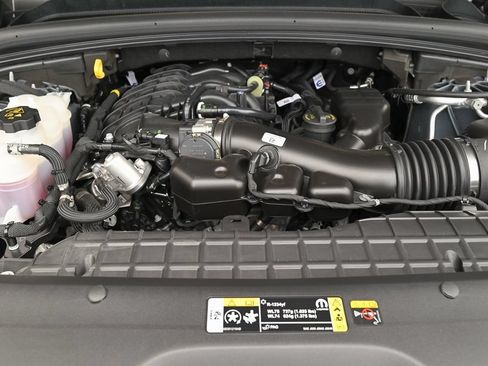 Used 2025 Jeep Grand Cherokee L Limited AWD/4WD image 11