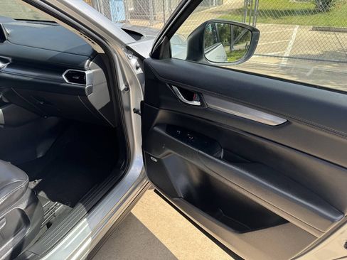 Used 2018 MAZDA CX-5 Touring w/ Preferred Equipment Package FWD image 22