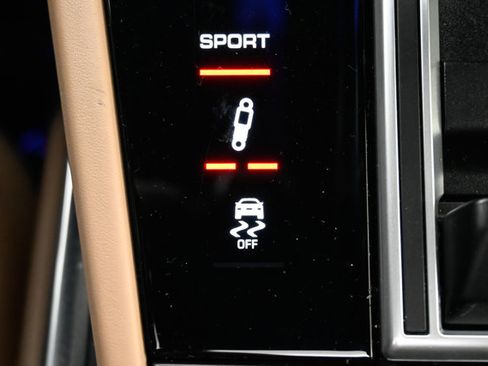 Used 2019 Porsche Cayenne Turbo w/ Premium Plus Package image 12