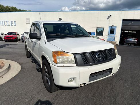 Used 2012 Nissan Titan SV w/ Sport Appearance Pkg RWD image 14