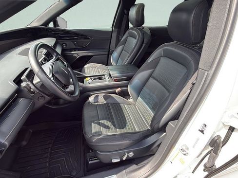 Used 2024 Lincoln Nautilus Reserve w/ Equipment Group 202A AWD/4WD image 30