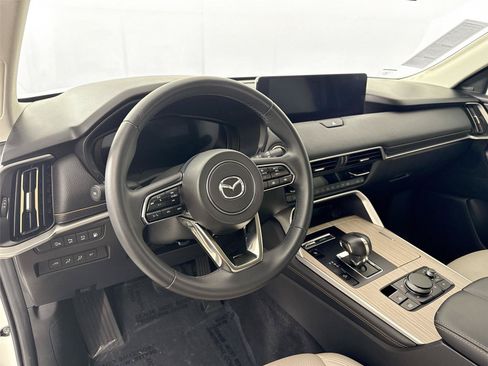 Used 2025 MAZDA CX-70 Plug-In Hybrid w/ Premium Pkg AWD/4WD image 4