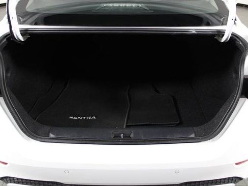 Certified 2022 Nissan Sentra SV FWD image 18