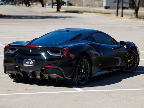 Used 2017 Ferrari 488 GTB image 8