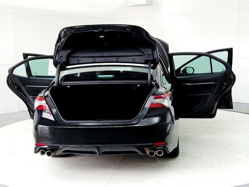 Used 2024 Toyota Camry XSE FWD image 11