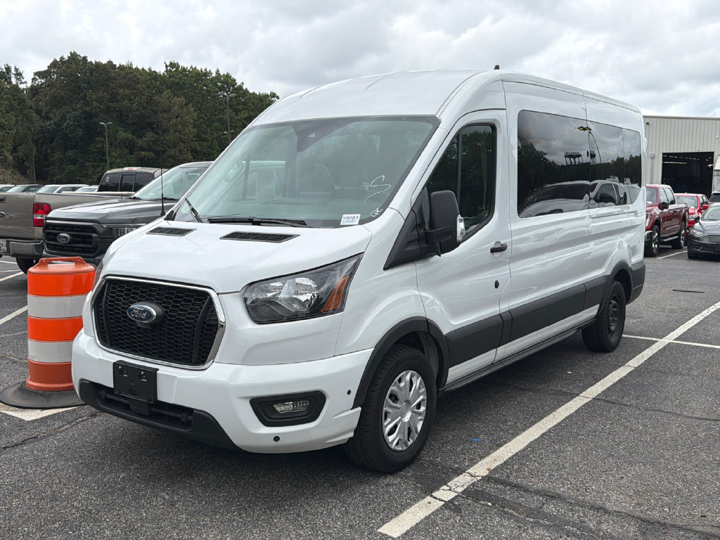 Used 2025 Ford Transit 350 XLT RWD image 3