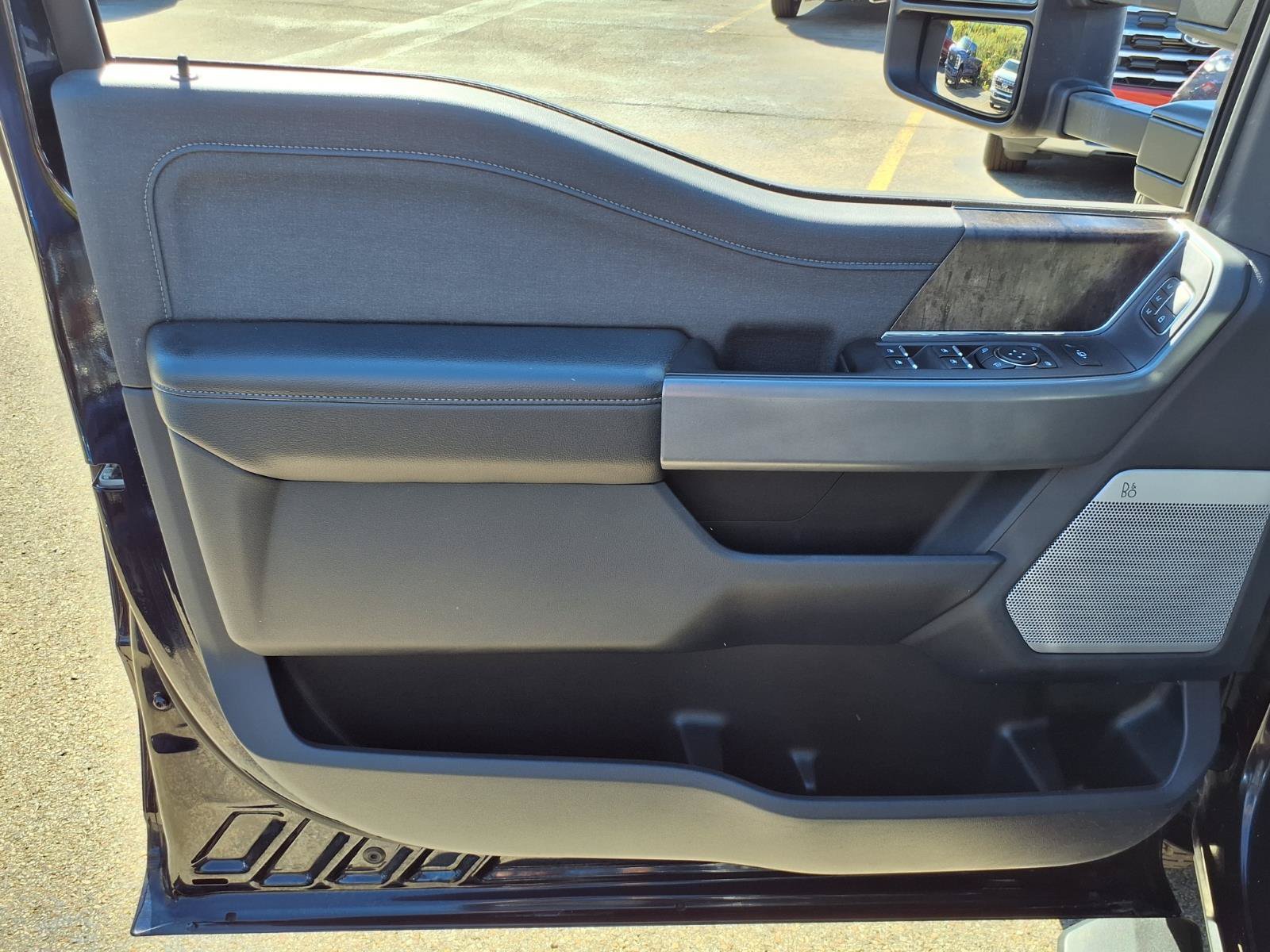 Used 2023 Ford F250 Lariat w/ Lariat Ultimate Package AWD/4WD image 12