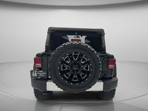 Used 2013 Jeep Wrangler Unlimited Sahara AWD/4WD image 4