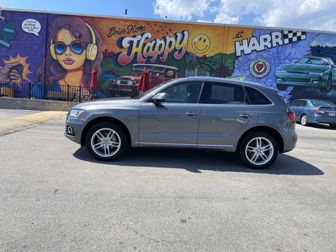 Used 2016 Audi Q5 2.0T Premium Plus w/ Technology Package AWD/4WD image 2